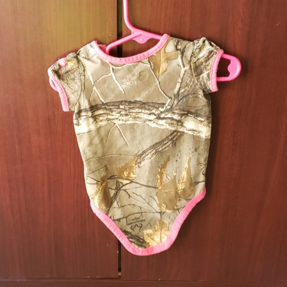 Onsie - Picture 2 of 3